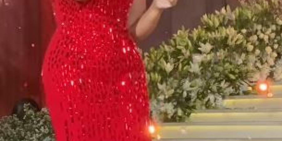 أنغام تشبه زهرة الحب في حفل ابنة المنتج محمد السعدي