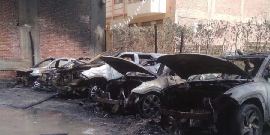تفحم 6 سيارات في حريق "جراج الشرقية".. وانتداب الأدلة الجنائية لكشف ملابساته