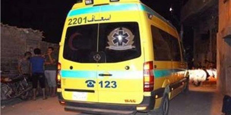 إصابة 5 أشخاص في حادث تصادم سيارة بالبحيرة