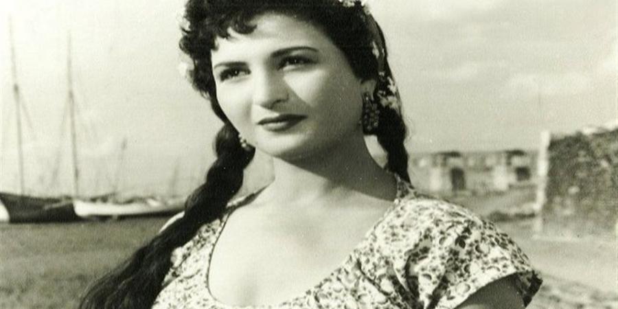 من "الكيت كات" إلى البطولة.. كيف صنعت الصدفة نجومية نعيمة عاكف؟