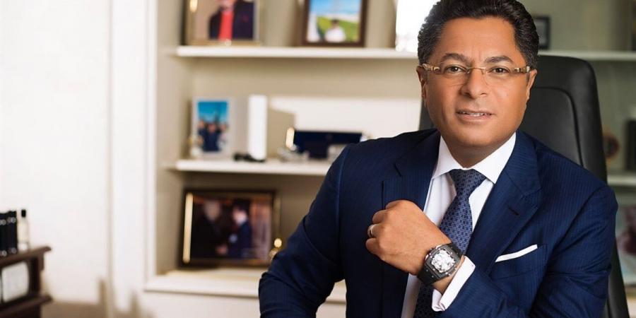 خالد أبو بكر يطالب بوضع قانون يحظر النقاب بالأماكن العامة: "الأمر خطير"