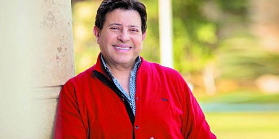 هل تحملت الدولة تكاليف علاج هاني شاكر وسفره للخارج؟.. "فيديو" يكشف التفاصيل