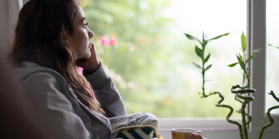 الشعور بالوحدة يؤثر سلبًا على الذاكرة (تفاصيل)