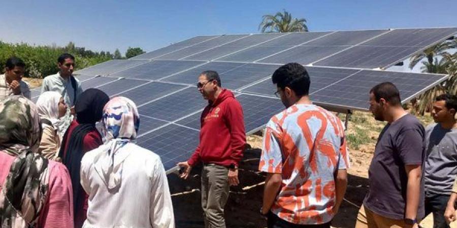 قنا تدفع بعدد من المتدربين لاكتساب مهارات بمجال الطاقة المتجددة