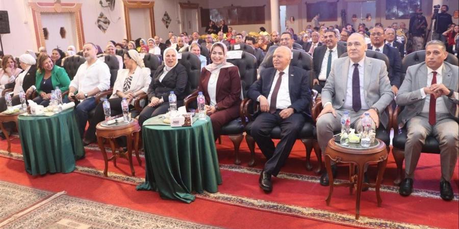 إطلاق مشروع رقمنة المدارس القومية.. خدمات ذكية تربط ولي الأمر بالمدرسة وتطور العملية التعليمية