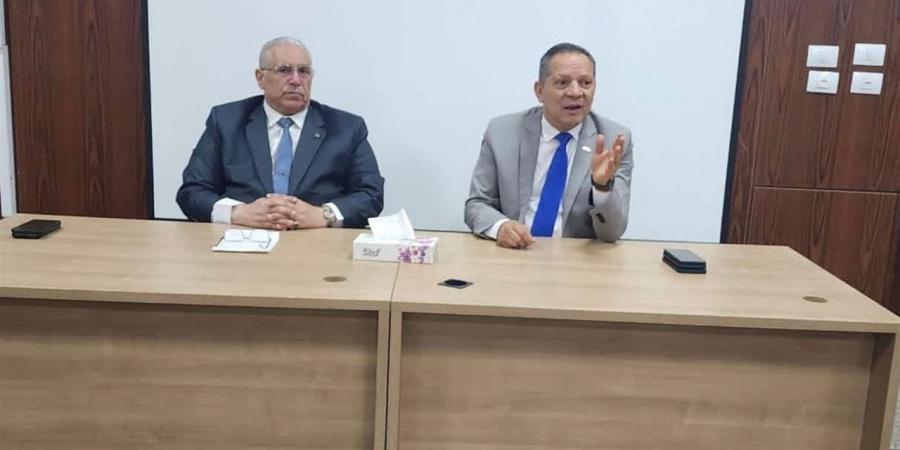 رئيس جامعة دمياط يطلق دورة “الإدارة الجامعية والقيادة”