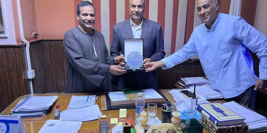 إزالة 14 حالة تعدٍ على أملاك الدولة والأراضي الزراعية بمركز ومدينة قوص