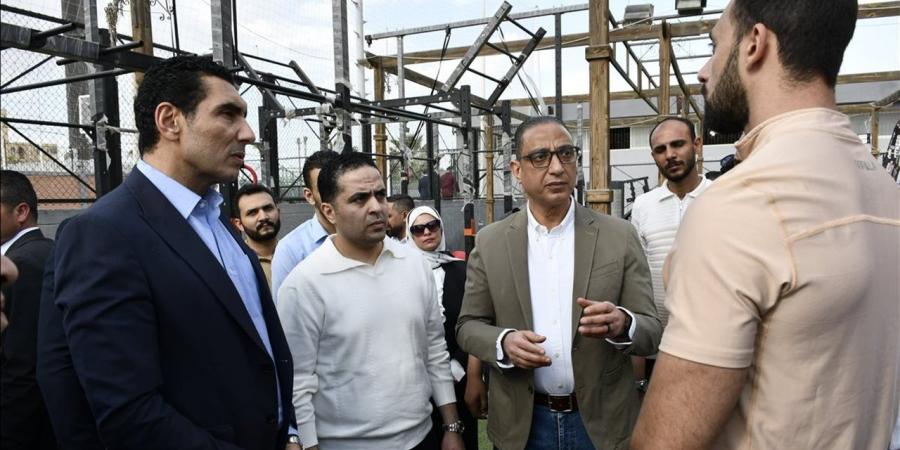 وزير الرياضة ومحافظ الجيزة يفتتحان مركز التنمية الشبابية بالشيخ زايد