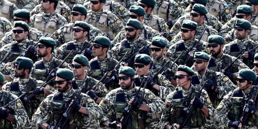 الحرس الثوري الإيراني يهدد باستهداف السفن غير المصرح لها في مضيق هرمز