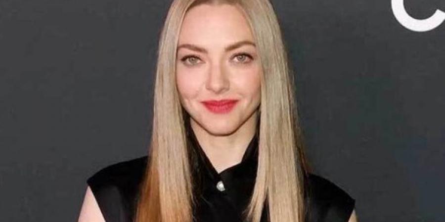 أماندا سيفريد تكشف تطورات تصوير “ماما ميا 3” وسط ترقب جماهيري واسع