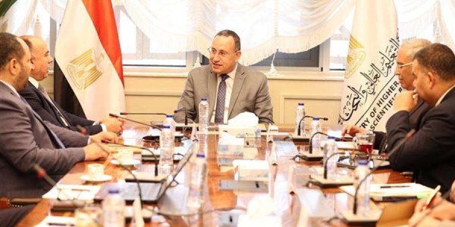وزير التعليم العالي يبحث شراكة موسعة بين جهاز مستقبل مصر والجامعات