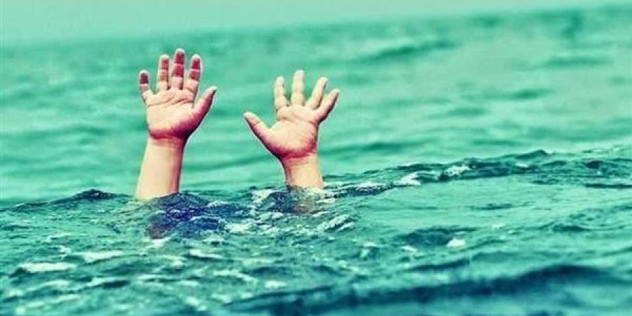 انقاذ ربة منزل من الغرق فى بحر" تنهله" بالفيوم