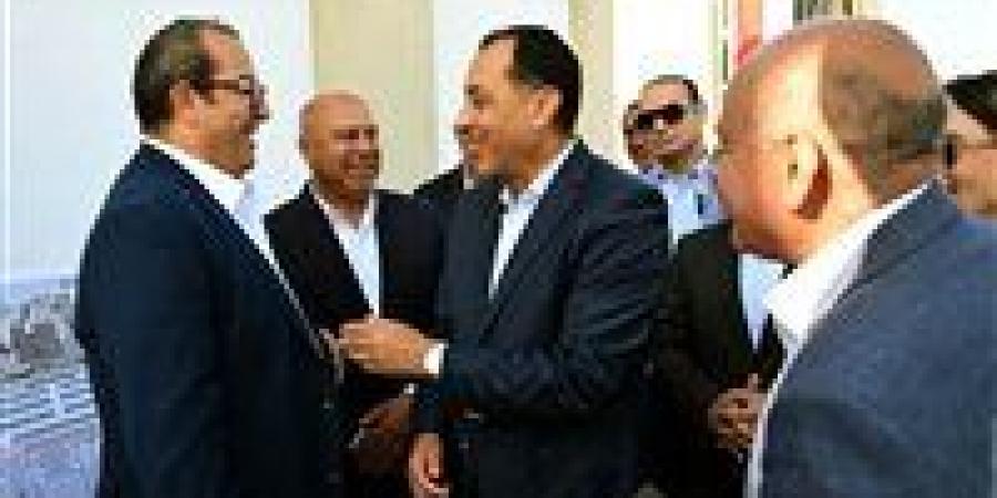 رئيس الوزراء يتابع مشروع إنشاء 17 تجمعاً تنموياً حضرياً بمركزي رفح والشيخ زويد