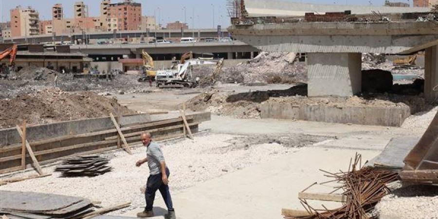 محافظ الجيزة يتفقد أعمال تطوير المدخل الجنوبي بالمنيب ويوجه بسرعة إنجاز المشروعات