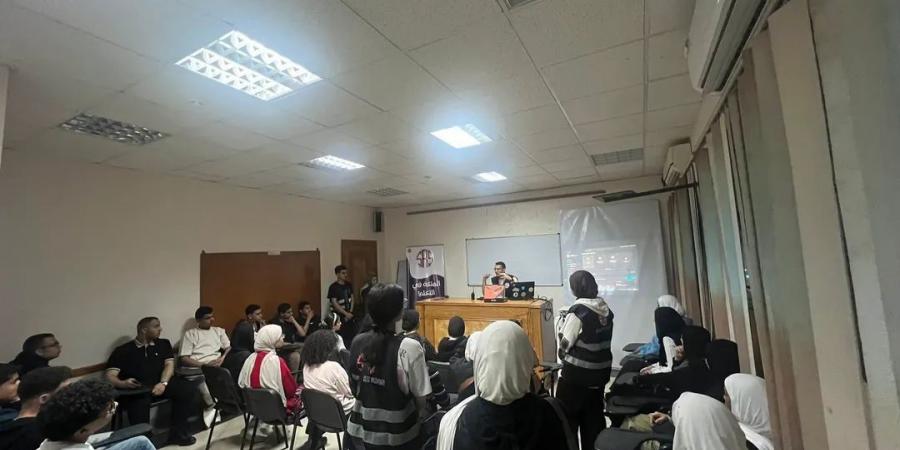 إبداع بأيدٍ شابة.. مركز شباب بركة ينفذ مشروع صناعة الخرز