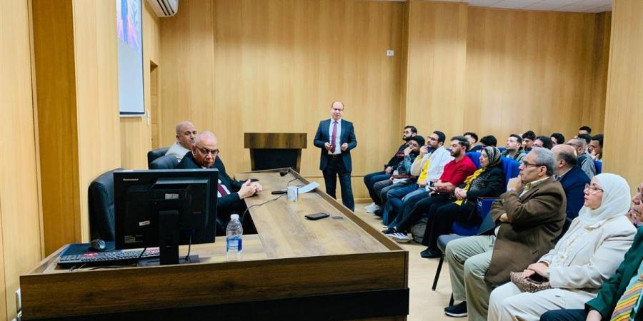 وكيل صحة الدقهلية يشارك في فعاليات ملتقى التوظيف بطب الدلتا