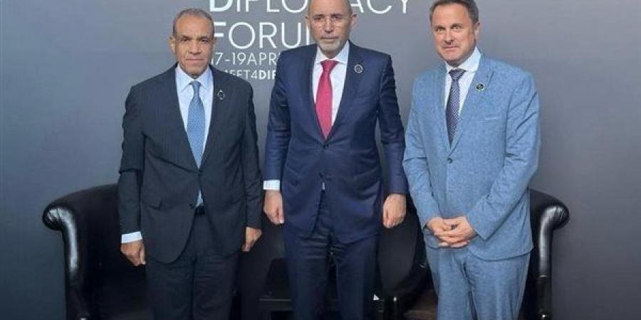 وزير الخارجية يلتقي مع وزيرى خارجية الأردن ولوكسمبورج على هامش منتدى أنطاليا الدبلوماسي