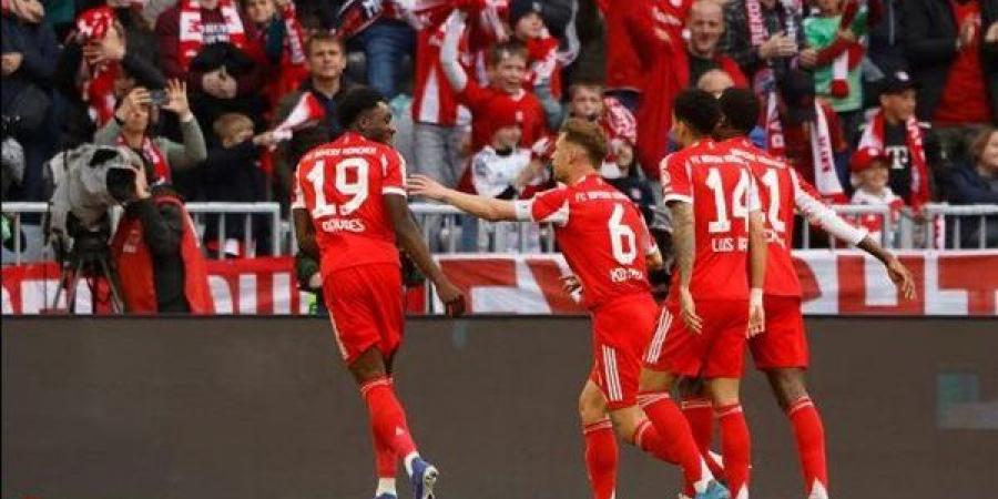 بايرن ميونخ يتوج بلقب الدوري الألماني للمرة الـ35 في تاريخه