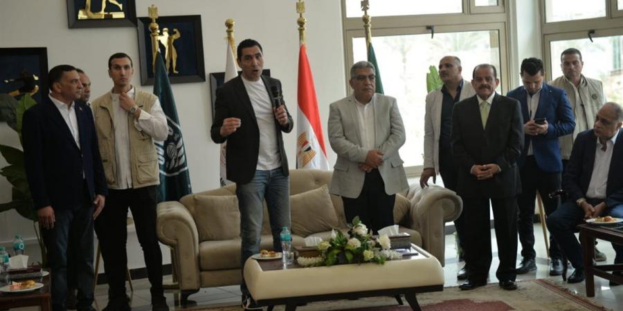 محافظ الدقهلية ووزير الشباب يفتتحان ملعب مركز شباب قولنجيل