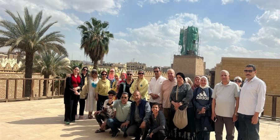 سيرًا في دروب القاهرة القديمة.. جولة لأصدقاء صالون نفرتيتي الثقافي بشارع المعز