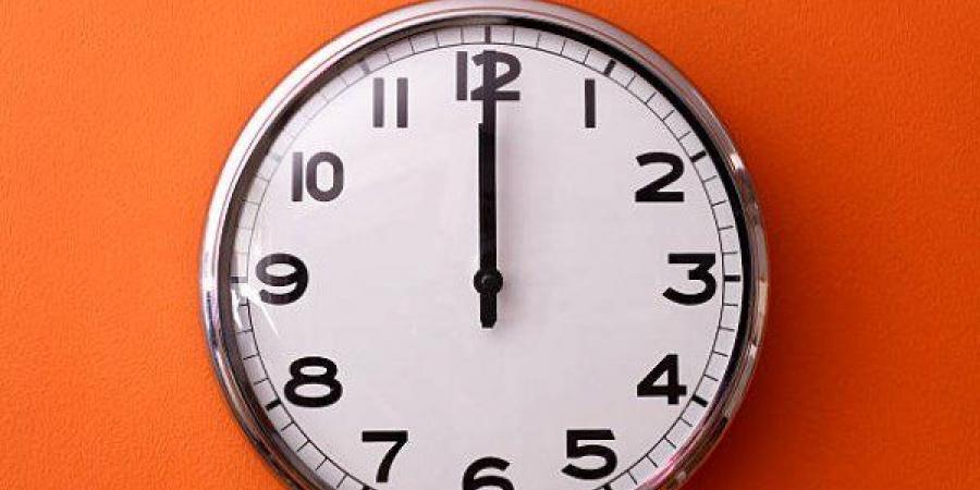 التوقيت الصيفي.. تقديم الساعة 60 دقيقة رسميًا في هذا الموعد