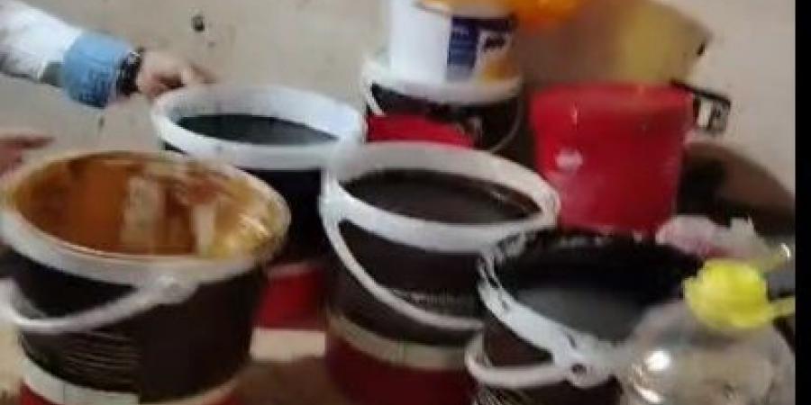 ضبط مصنع دون ترخيص يستخدم مواد مجهولة المصدر بالفيوم
