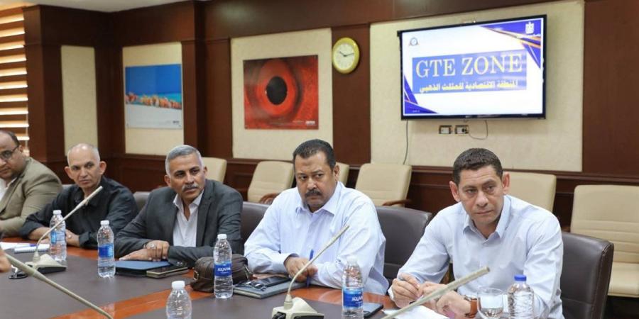 انهاء تداخلات الأراضي وحسم ملفات التقسيمات بسفاجا والقصير