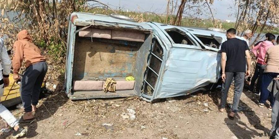 إصابة 7 أشخاص في انقلاب سيارة بطريق كوم حمادة بالبحيرة