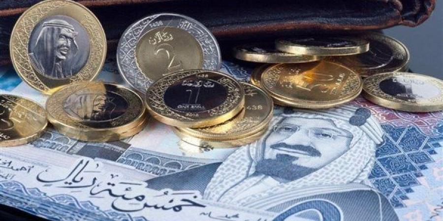 هدوء يسيطر على سوق الصرف.. تفاصيل حركة الريال السعودي اليوم
