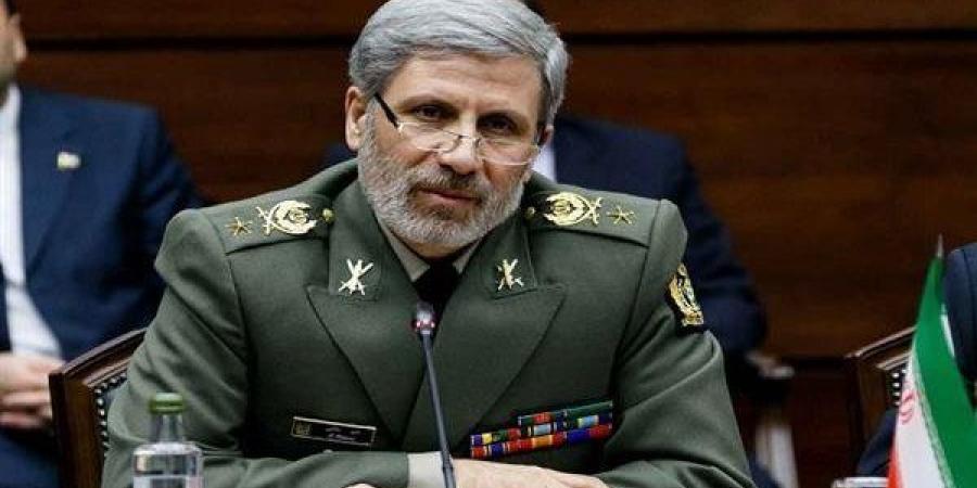 قائد الجيش الإيراني: سنتصدى للعدو حتى الرمق الأخير