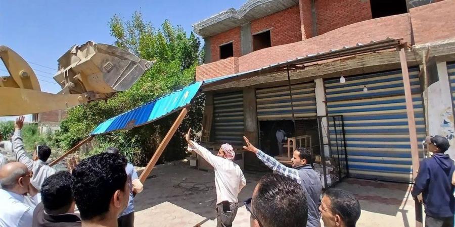 حملة مكبرة لرفع الإشغالات والعوائق بشوارع مدينة طامية بالفيوم