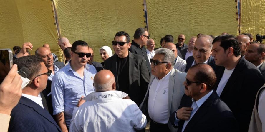 محافظ الدقهلية ووزير الشباب يتفقدان أعمال تطوير نادي دكرنس الرياضي