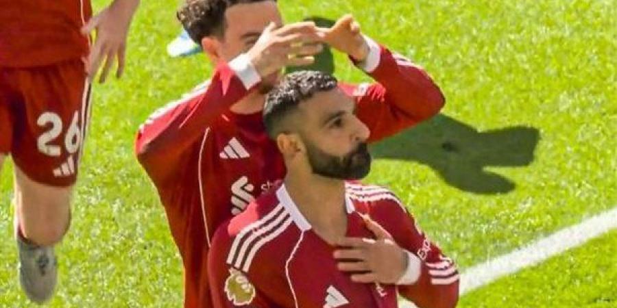 ليفربول يحسم ديربي الميرسيسايد أمام إيفرتون بثنائية صلاح وفان دايك