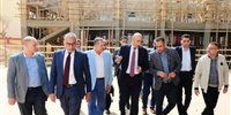 وزير التعليم يتحرك ميدانيًا لإنهاء الفترات المسائية.. جولة مفاجئة في المدارس قبل العام الجديد