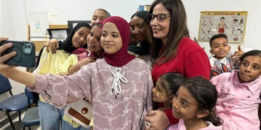 تطبيق إلكتروني لعرض فعاليات قصر ثقافة قنا