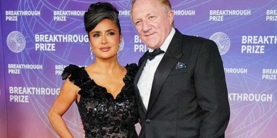 أناقة لافتة تخطف الأضواء: سلمى حايك ونجوم هوليوود يتألقون في ليلة جوائز بريكثرو