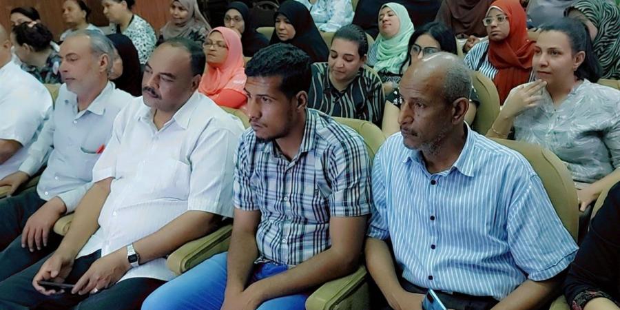 مجمع إعلام قنا ينظم ندوة لمناقشة آليات ترشيد استهلاك الكهرباء