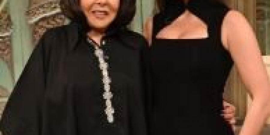 أيهما أجمل ياسمين عبدالعزيز ويارا السكري باحدث صيحات فساتين السهرة 2026