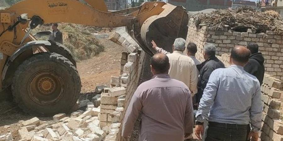 محافظ الدقهلية يتابع جهود الوحدات المحلية في التصدي لمخالفات البناء