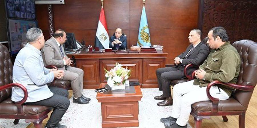 محافظ الغربية يستقبل وفد اللجنة الطبية العليا والاستغاثات بمجلس الوزراء