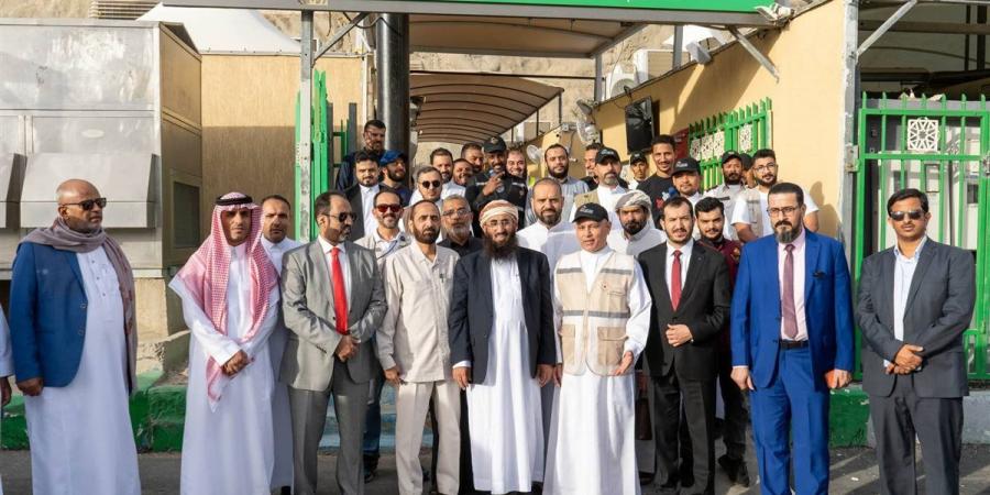 وزير الأوقاف اليمني يُعلن اكتمال إصدار تأشيرات حجاج موسم 1447هـ مبكرًا