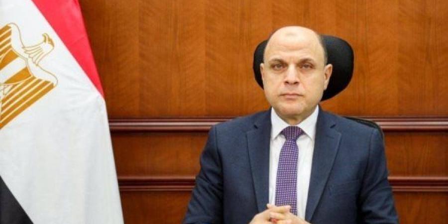 محافظ الغربية يواصل متابعة أسواق “اليوم الواحد” وتخفيضات حتى 30%