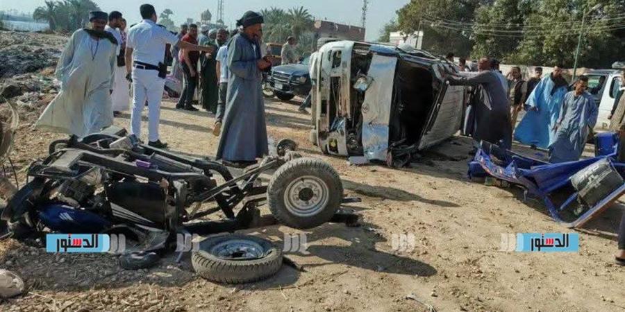 بالأسماء.. مصرع وإصابة 14 شخصًا في حادث تصادم بأسيوط