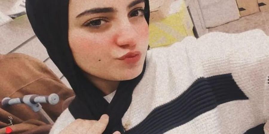 والدة "مريم" ضحية حريق الزاوية: صاحب المصنع عندما رأى النار هرب وترك البنات تأكلهن النيران