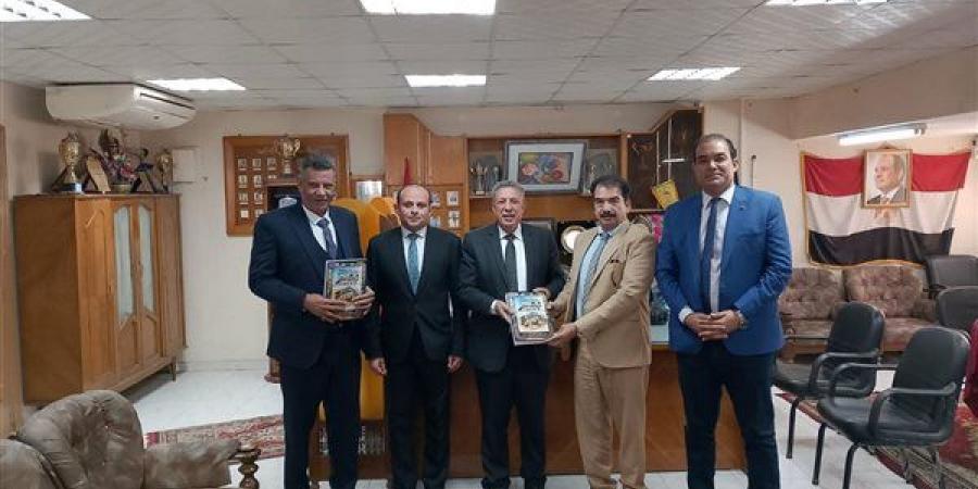 مدير تعليم البحيرة يستقبل الأمين العام لمؤسسة العباقرة