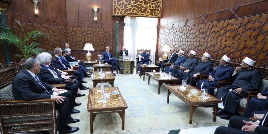 شيخ الأزهر: الطغيان وسحق الضعفاء وتجارة السلاح لها مبرراتها اللاأخلاقية