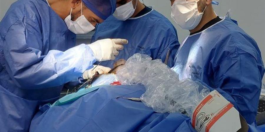 جراحة تعيد التناسق لوجه شاب بعد إصابات معقدة بمحجر العين بمستشفى السنبلاوين