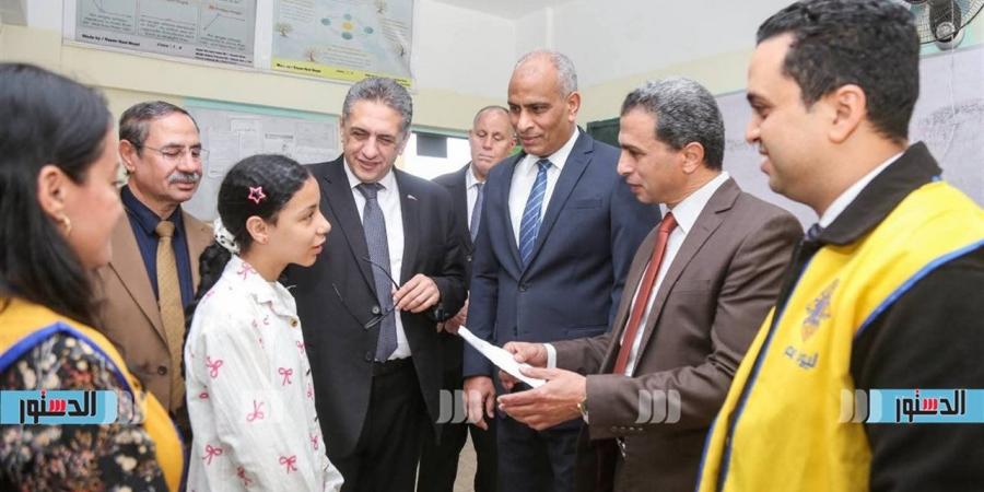 تستهدف 364 ألف طالب.. محافظ كفرالشيخ يتفقد المبادرة الرئاسية «عيون أطفالنا مستقبلنا»
