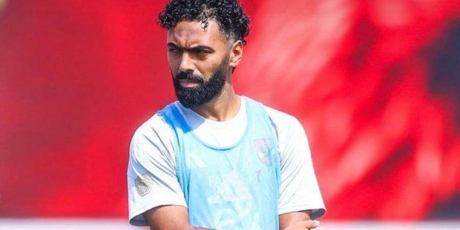 الأهلي يعقد جلسة لحسم تجديد حسين الشحات بعد القمة