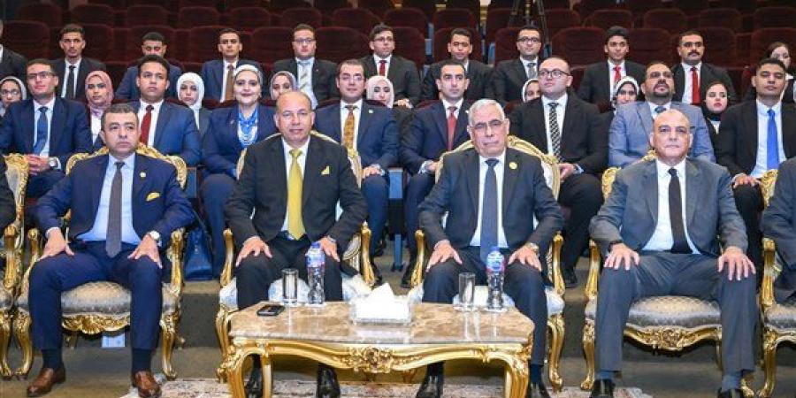 النائب العام يستقبل رئيس جامعة المنصورة ووفدًا من قياداتها وطلابها في ختام البرنامج التدريبي